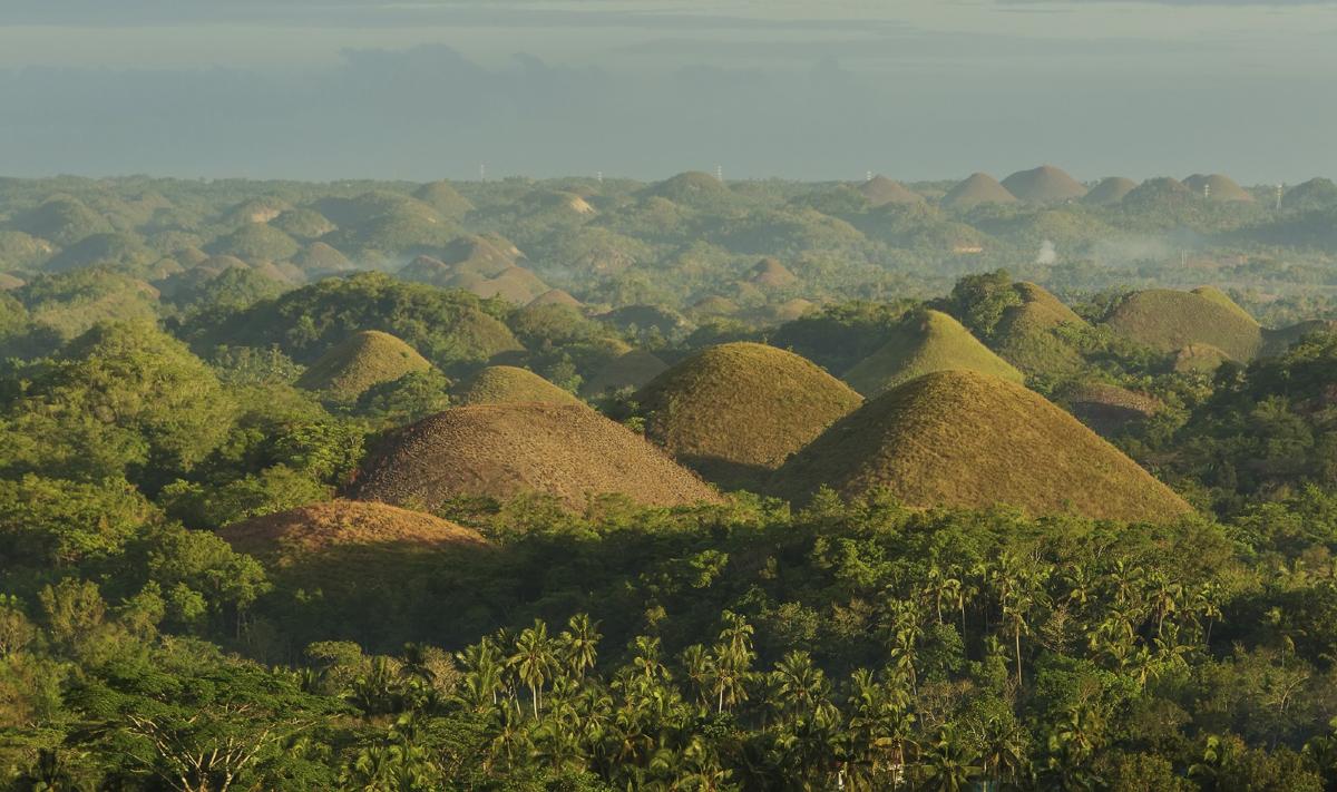 Шоколадные холмы на острове Бохол Филиппины